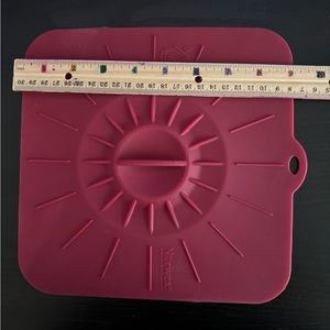 Square silicone lid NWOT